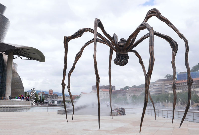 Louise Bourgeois. Spider (Cell). 1997